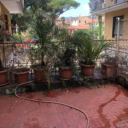 Family House With Large Terrace Close To The Sea Rapallo