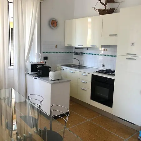 Family House With Large Terrace Close To The Sea *