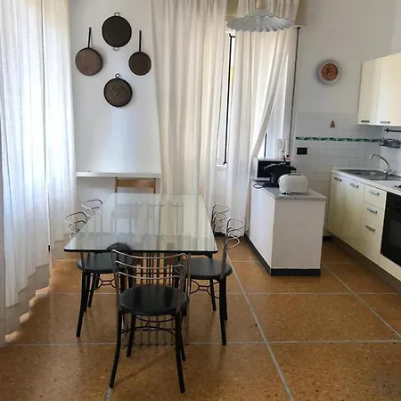 Family House With Large Terrace Close To The Sea Apartamento *